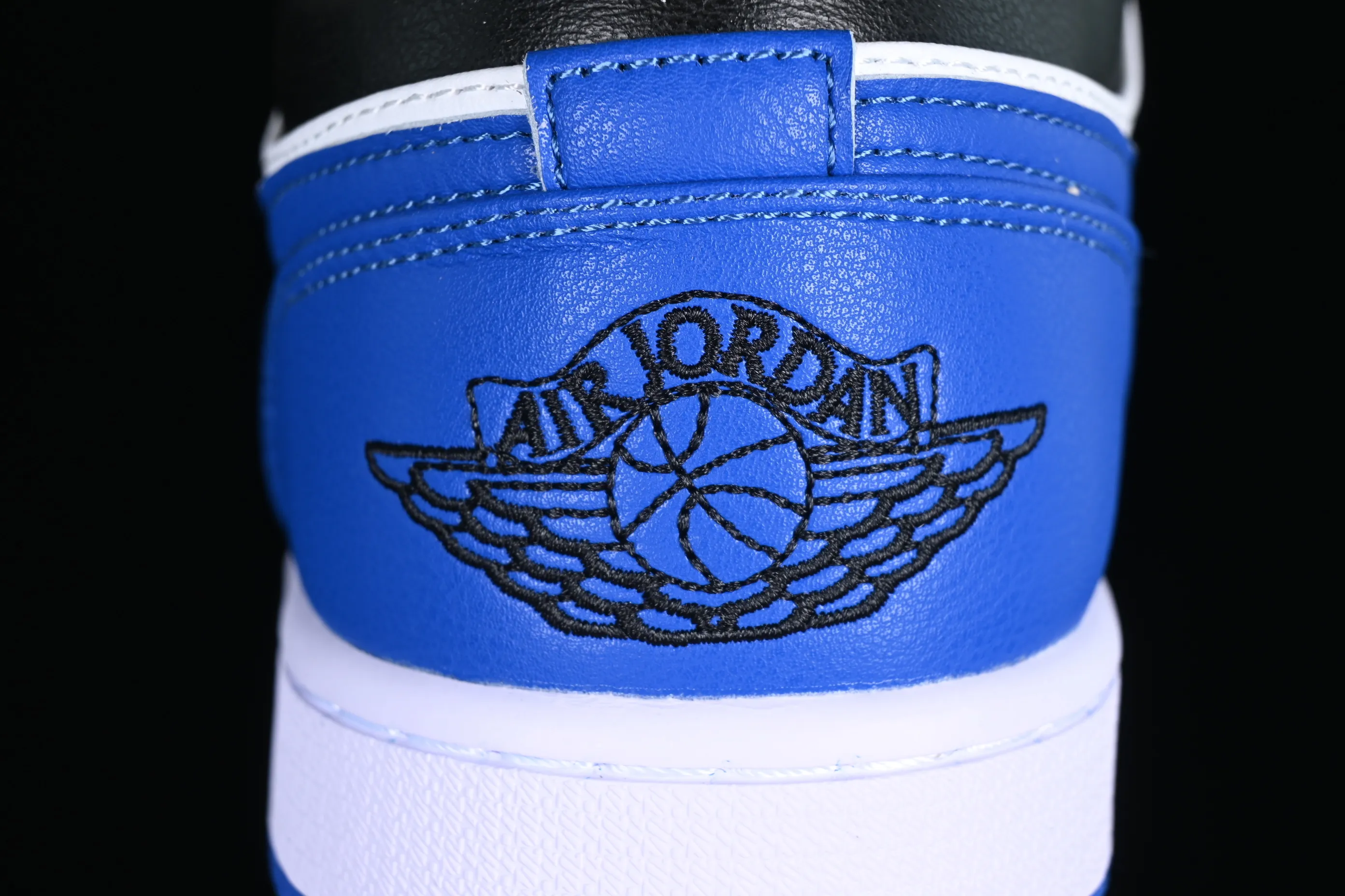 All categories Air Jordan Jordan series basketball shoes Air Jordan 1 Low Z version Air Jordan 1 Low AJ1 Joe 1 black and white low-top cultural basketball shoes 553558-140